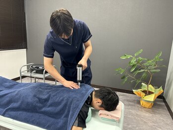 仙台りんく整骨院/インパクトという施術機械です