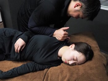 クラーレ(CURARE)/【施術写真】