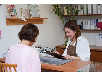 ルアナネイル(Luana Nail)の写真/爪の悩みを丁寧なカウンセリングで解決へ。一対一の施術で叶える上質なネイルケアで指先や足元に自信を◎