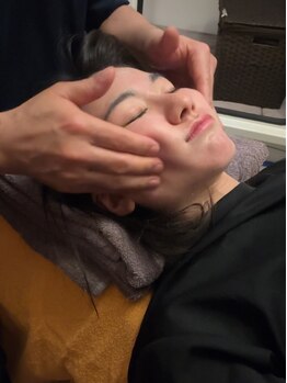 トラスティド整体サロン タクミ(Takumi)の写真/本格小顔矯正で見違えるようなシュッとしたフェイスラインに♪スペシャル美容整体+小顔矯正でより美しく！