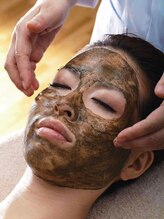 アマンドゥ ウュ(Amande oeil)