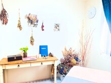 イーテクラーラ(Ite clara)の雰囲気(長府の自宅サロン。趣味のドライフラワーで溢れています♪)