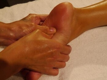 グロウ(GLOW)/足ツボマッサージ♪