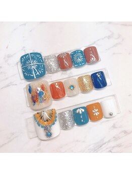 ソンリエ 青竹店(SONRiE)/ブルーとオレンジのフットネイル
