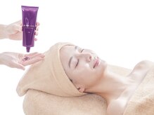 『クレンジング＆オイルトリートメント』で肌表面の汚れを落とし、血行促進