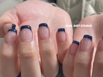 ネイルドットスタジオ 堺筋本町(NAIL DOT STUDIO)/ネイビーフレンチ