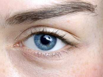 アールラッシュの写真/≪ハリウッドブロウリフト導入☆≫美眉スタイリングでお顔の印象UP♪今までの眉毛お悩みこれで解消◎