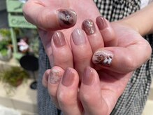 ネイル アトリエ コモード(nail atelier Comodo)/絵画ネイル [秋色リス]
