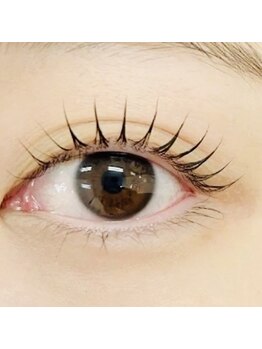 チャミュエルの写真/根元から立ち上げ瞳がよりくっきり好印象に★束感まつ毛は当サロンにお任せ下さい◎