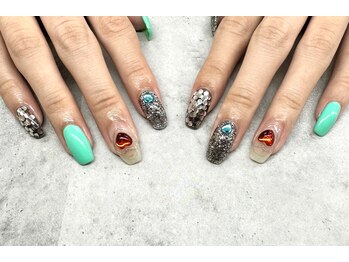 ケーエヌ(KN)/個性派キラキラデザイン