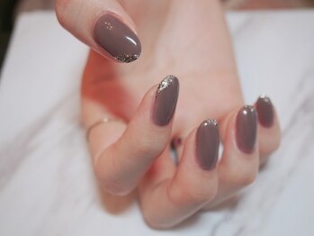 マニクション ネイルズ(M2CT NAILS)/アシメネイル