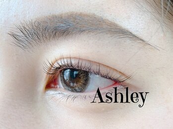 アシュリー(Ashley)の写真/【当店人気No.1！自然に盛れるラッシュリフト】自まつ毛を最大限に活かして自然にパッチリな印象の目元に☆