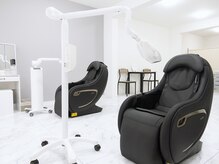 スマイルホワイト 赤羽店の雰囲気（マッサージチェア・キッズスペースがあるホワイトニングサロン）
