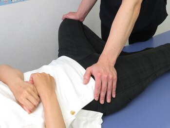 りらく整体 あおば/肩こり/腰痛/骨盤矯正/自律神経