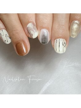 フリージア(Freesia)/ニュアンスネイル