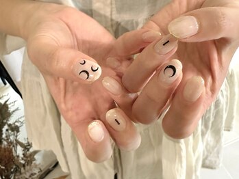 デューネイルスタジオ(dew nail studio)/ムーンネイル