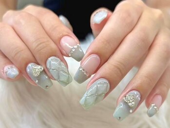 アンネ 元町店(ANNE)の写真/【キラキラ、ちゅるんとネイルが大人気♪】ワンホン.韓国ネイルもお任せください！理想の指先を叶えます☆