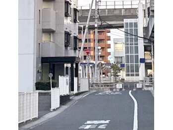 アイノワ 伏石駅前(eyenowa.)/駐車場から当店までの道案内