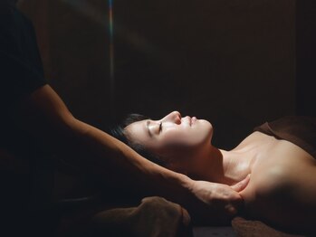 アンテナス(Antennas)の写真/《眼精疲労・首肩コリ解消》頭筋膜を解す本格ヘッドスパ◎溜まった疲れをリンパマッサージでスッキリ流す！