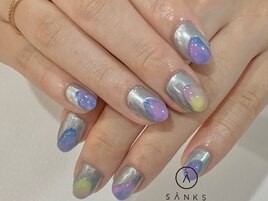 個性的ネイル