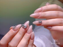 アイリス(Iris)/ワンカラーと韓国パーツ