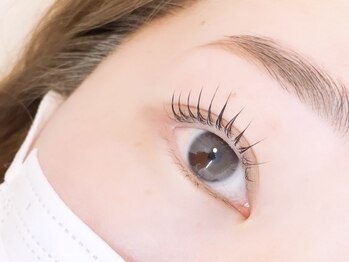 アリイ(ALII)の写真/《セットメニューが豊富★》お顔の印象が決まるお目元は”ALII”にお任せください！メイクアドバイス付き♪