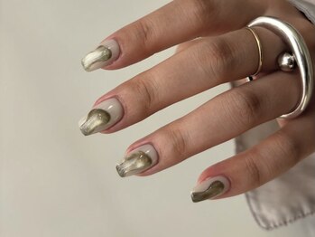 ミエレ(miele)/カーキぷっくりマグネットネイル