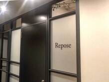 リポーズ(Repose)/ビル３階サロン入口