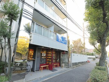 モミノキ(MOMINOKI)/建物入口の反対側