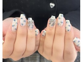 小花柄ネイル