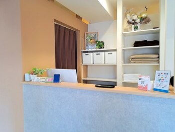 ソウ整骨院 鍼灸院(Sou整骨院 鍼灸院)/明るく清潔な受付でお迎えします