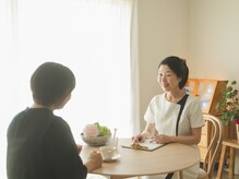 ハナ(Hana)の雰囲気（癒される曲線調の優しい家具・空間にこだわっています）