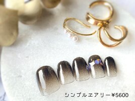 上品シックなシェルネイル