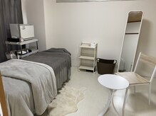 落ち着いた雰囲気の施術ルーム