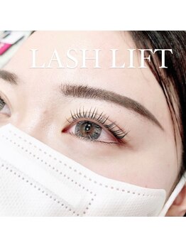 ヘーラー(Hera)/ラッシュリフト/パリジェンヌ