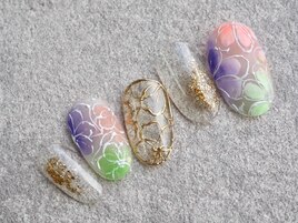 手描きのお花のニュアンスネイル