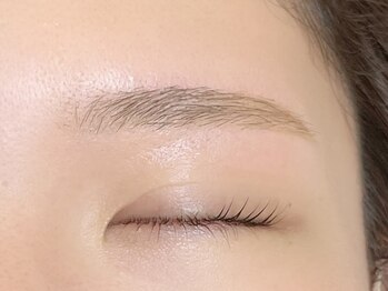 シル シェノン(cil shenon)/眉ワックススタイリング