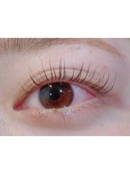 ナチュラル上品な目元にしたい