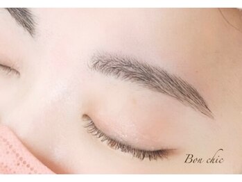 ボンシック 四条大宮店(Bon chic)の写真/【美眉アイブロウ(Wax脱毛1回付)】一人一人に合った自然な仕上がりに！プロによる本格描き方指導有◎