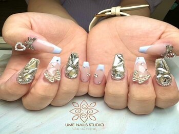 ウメネイルスタジオ(UME NAIL STUDIO)の写真/大人気のつけ放題コースご用意◎パーツ1500種以上と豊富◎最新トレンドのパーツデザインもお任せあれ♪