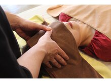 大人気のヘッドスパは寝落ちされる方多数！首肩コリの解消にも。