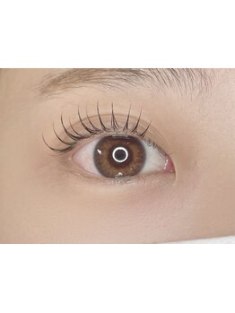 ナチュラル上品な目元にしたい