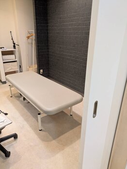 肩こりと腰痛にお悩みの方にリンパマッサージ・骨盤矯正がおすすめの整体 熊本健軍院/骨盤矯正/姿勢矯正/頭痛矯正