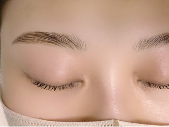 ヒュー(Hue)の写真/眉毛の毛流れ・左右差を整え、立体感のある眉毛に仕上げます☆ワックス付で古い角質除去◎トーンUPにも♪