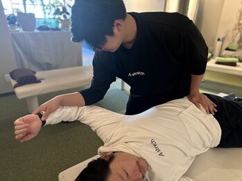 エーストレッチ 蒲田店(A stretch)/胸を開いて猫背の改善を！