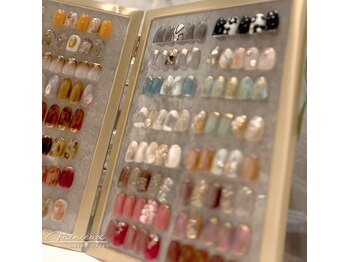 ミニュー(Minieux)/イルミネーションネイル