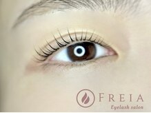 お顔のトータルバランス考えたナチュラルデザインが得意です♪