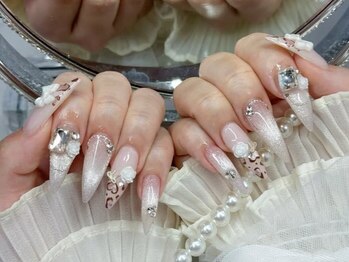 プティネイル(Puty Nail)の写真/【スカルプやり放題180分】ストーン付け放題でお好みの指先に♪持ち込み歓迎☆アートの延長は30分+￥1600◎