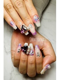 ハートストーンとパールのネイル