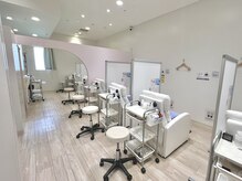 ジェニーアイ あべの店(Jennieye and)の雰囲気（ジェニーアイあべのand店は清潔感のある可愛い雰囲気の店内♪）